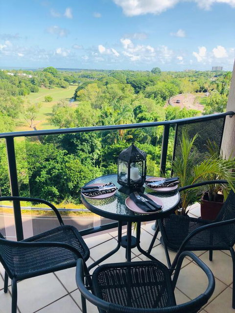 Beautiful Spacious City Apartment With Views Out To The Arafura Sea - Yamba Accommodation 3