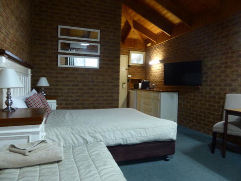 Beechworth Carriage Motor Inn - Yamba Accommodation 2