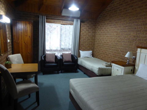 Beechworth Carriage Motor Inn - Yamba Accommodation 1