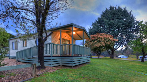 Beechworth Lake Sambell Caravan Park - Yamba Accommodation 0