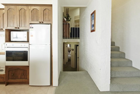 Beehive 14 - Yamba Accommodation 1