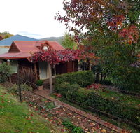 Bella Rouge Cottage Bright - Yamba Accommodation