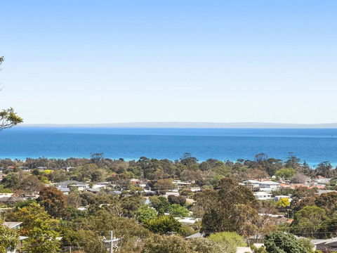 Bella Vista - Simply Stunning, Amazing Panoramic Bay Views! - Yamba Accommodation 1