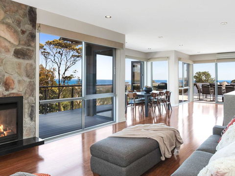 Bella Vista - Simply Stunning, Amazing Panoramic Bay Views! - Yamba Accommodation 2