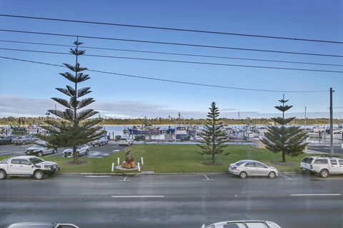 Bellevue On The Lakes - Yamba Accommodation 1