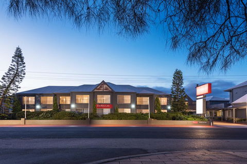 Bellevue On The Lakes - Yamba Accommodation 0