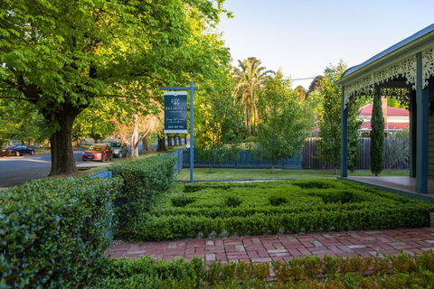 Belmont At Beechworth 2 Bedrooms, 2 Bathrooms, 2 Couples - Yamba Accommodation 2