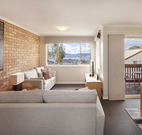 Beloka 9 - Overlooking Lake Jindabyne - Yamba Accommodation
