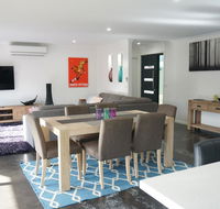 Ben's Place - modern  convenient - Yamba Accommodation