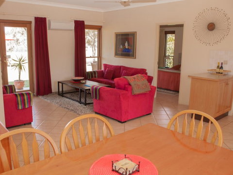 Berenbell Vineyard Retreat - Yamba Accommodation 2