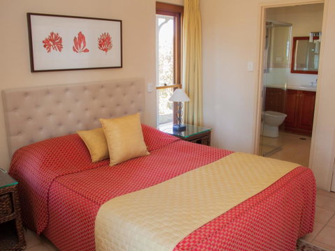 Berenbell Vineyard Retreat - Yamba Accommodation 3
