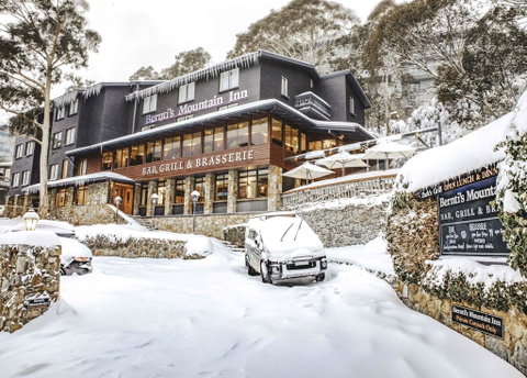 Bernti's Mountain Inn - Yamba Accommodation 0