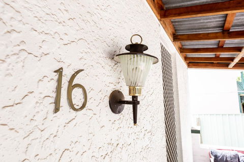 Best Central House - SLEEPS 11 !! - Yamba Accommodation 1