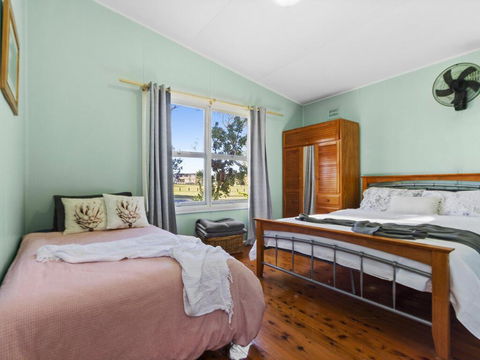 Between 2 Beaches - Comfortable Private Sanctuary - Yamba Accommodation 1