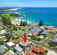 Bimbadeen Unit 3 - across from the beach - lift in complex - Yamba Accommodation