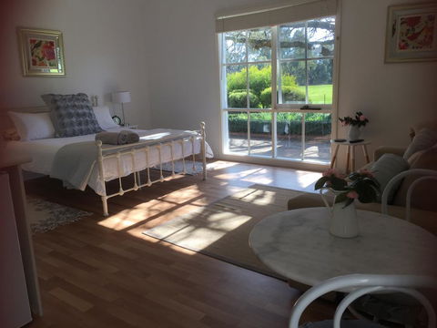 Birchwood Cottage - Yamba Accommodation 2