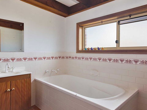 Birubi Beach House' 14 Campbell Avenue - Fantastic House And Close To The Surf Beach - Yamba Accommodation 2