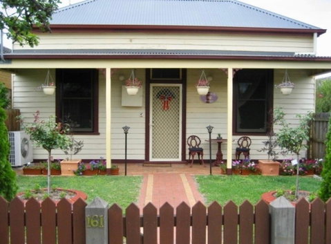 Bloomsbury Cottage - Yamba Accommodation 1