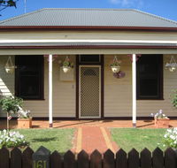 Bloomsbury Cottage - Yamba Accommodation