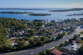 Blue Dolphin Holiday Resort with Yamba Accommodation