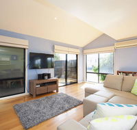 BLUE SKYES - family home with balcony  views. - Yamba Accommodation