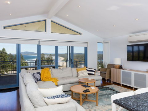 Blue Waters At Gerroa - Yamba Accommodation 0