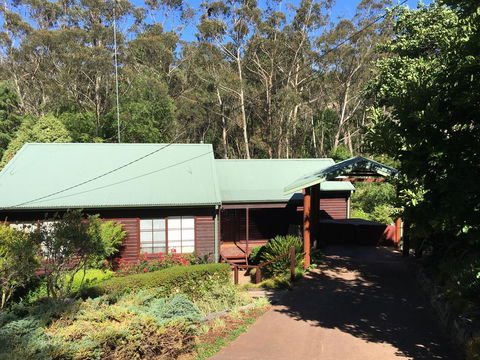 Bluebell Cottage - Yamba Accommodation 0