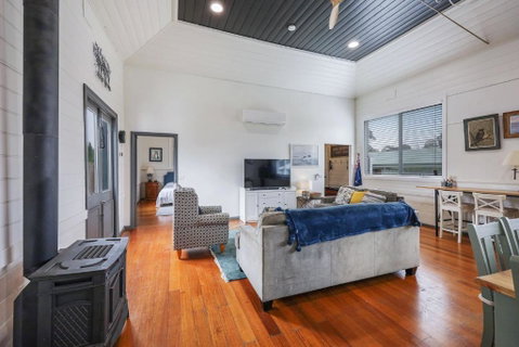 The Old Guide Hall - Yamba Accommodation 2