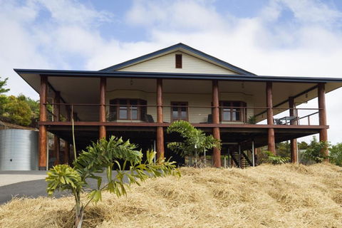 The Summit Bed & Breakfast - Yamba Accommodation 0