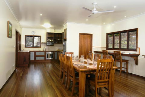 The Summit Bed & Breakfast - Yamba Accommodation 3