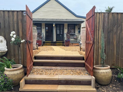 The Table Guest House - Yamba Accommodation 2