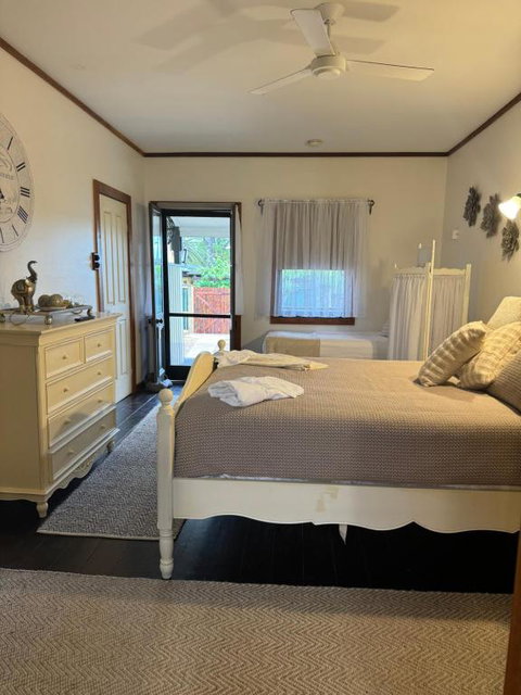 The Table Guest House - Yamba Accommodation 1
