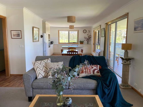 Three Island Escape - Dover - Yamba Accommodation 0
