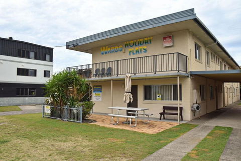 Wards Holiday Flat 8 - Yamba Accommodation 0