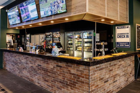 Inala Hotel - Yamba Accommodation 1