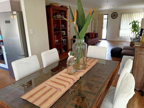Tingalpa Townhouse Treat - Yamba Accommodation 3