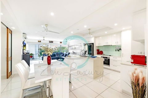 ZEN Tree Blossom: 3-BR Luxury Apt Near Waterfront - Yamba Accommodation 0