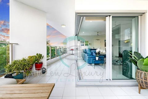 ZEN Tree Blossom: 3-BR Luxury Apt Near Waterfront - Yamba Accommodation 3