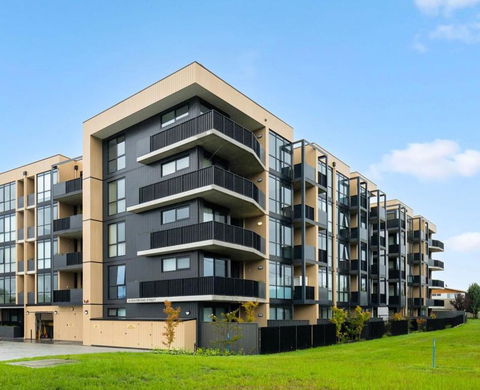 ZMITH Apartment - BROOKE, - Near AIS, GIO Stadium, UC, & Nth - Canberra Hospital - Yamba Accommodation 1
