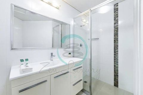 Zen On Stuart: 3-BR Penthouse Pad + Pool + BBQ - Yamba Accommodation 2