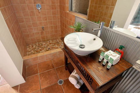 Zen Serene Seascape - Family Pool - BBQ - Markets - Yamba Accommodation 1