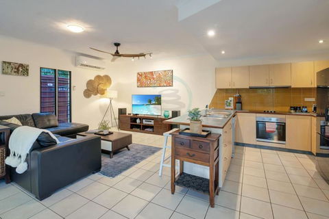 Zen Serene Seascape - Family Pool - BBQ - Markets - Yamba Accommodation 3