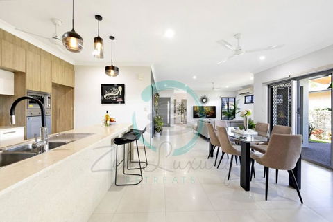Zenhouse: Prestigous 4-BR Display Home In Muirhead - Yamba Accommodation 0