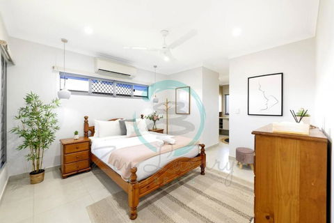 Zenhouse: Prestigous 4-BR Display Home In Muirhead - Yamba Accommodation 2