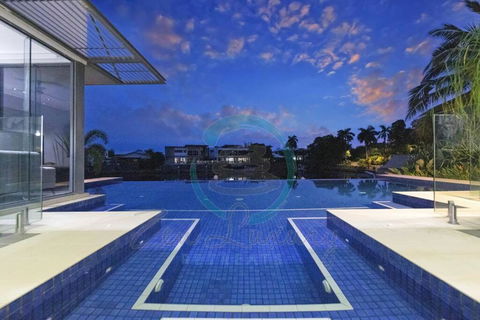 ZenLux: 4BR Bayview Mansion Infinity Pool + Cinema - Yamba Accommodation 1