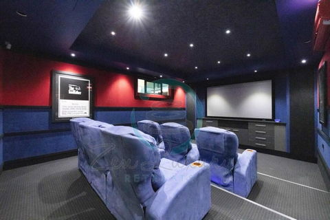 ZenLux: 4BR Bayview Mansion Infinity Pool + Cinema - Yamba Accommodation 0