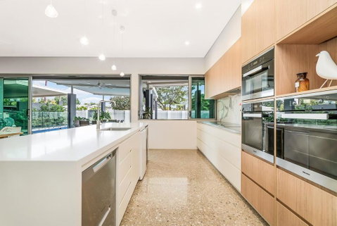 ZenLux Massive 5-BR Holiday Home - Pool - BBQ - Yamba Accommodation 1