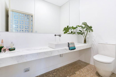 ZenLux Massive 5-BR Holiday Home - Pool - BBQ - Yamba Accommodation 3