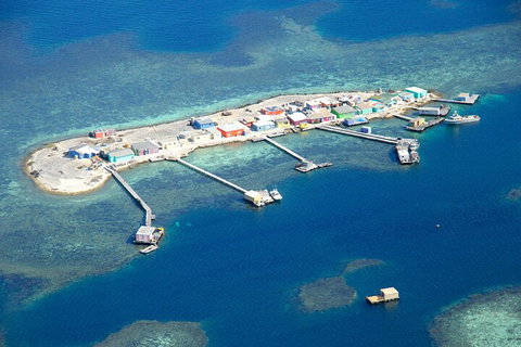 Abrolhos Islands Fixed-Wing Scenic Flight - Yamba Accommodation 3