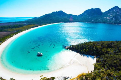 Wineglass Bay Private Charter Service - Yamba Accommodation 2
